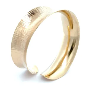 14K Gold Chased Anticlastic Bangle Bracelet