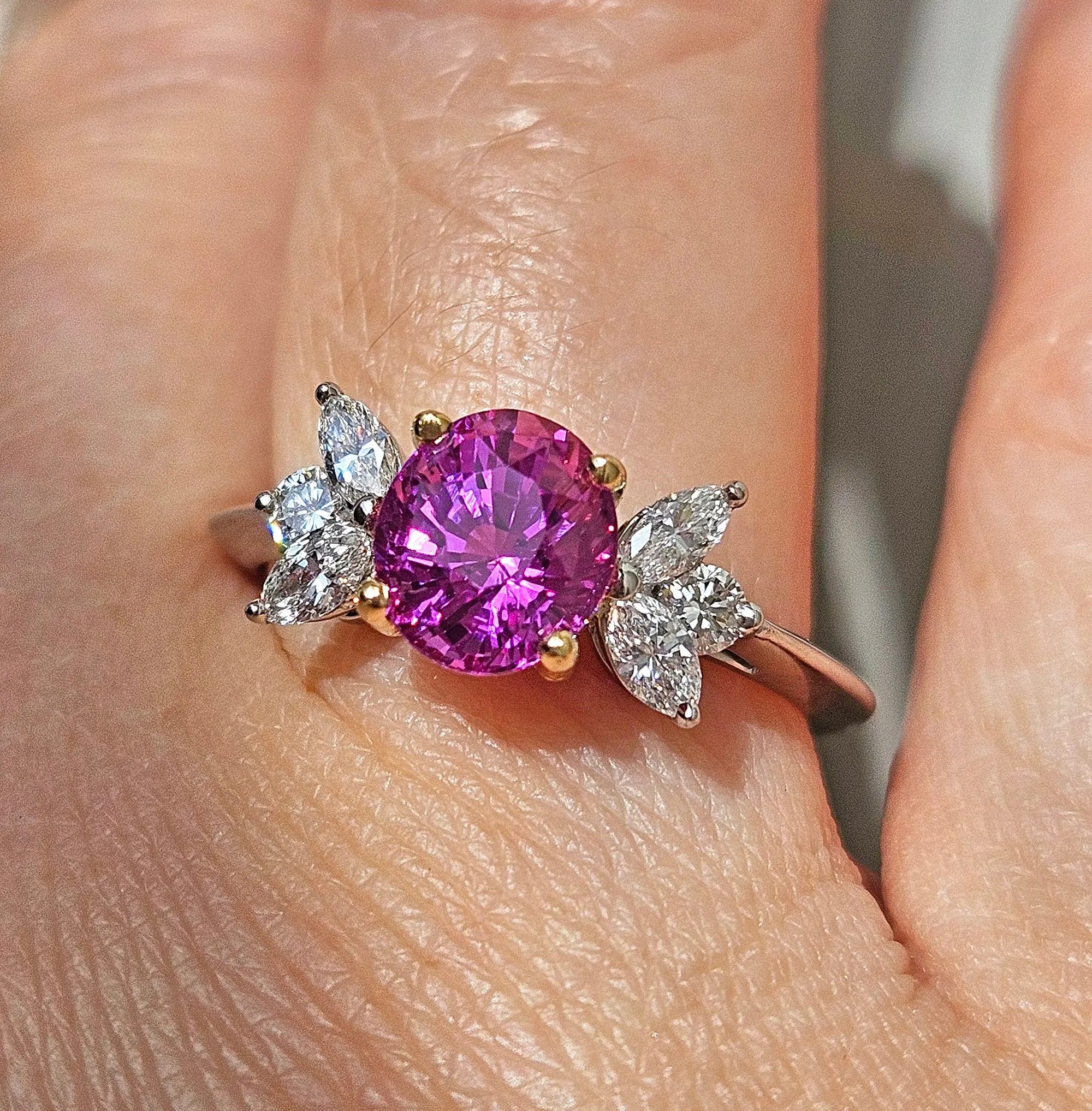 GIA Vintage TIFFANY & Co 2.60ctw Pink Sapphire and Diamond Platinum Ring