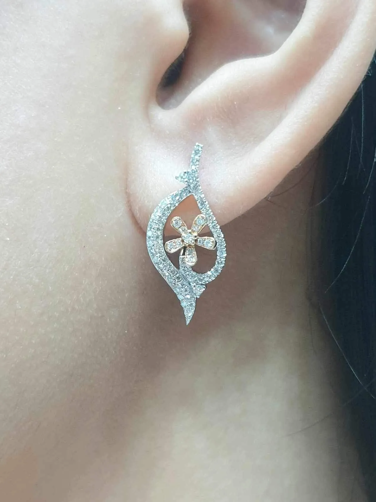 #LVNA2024 | Flower Deco Leaf Diamond Earrings 18kt