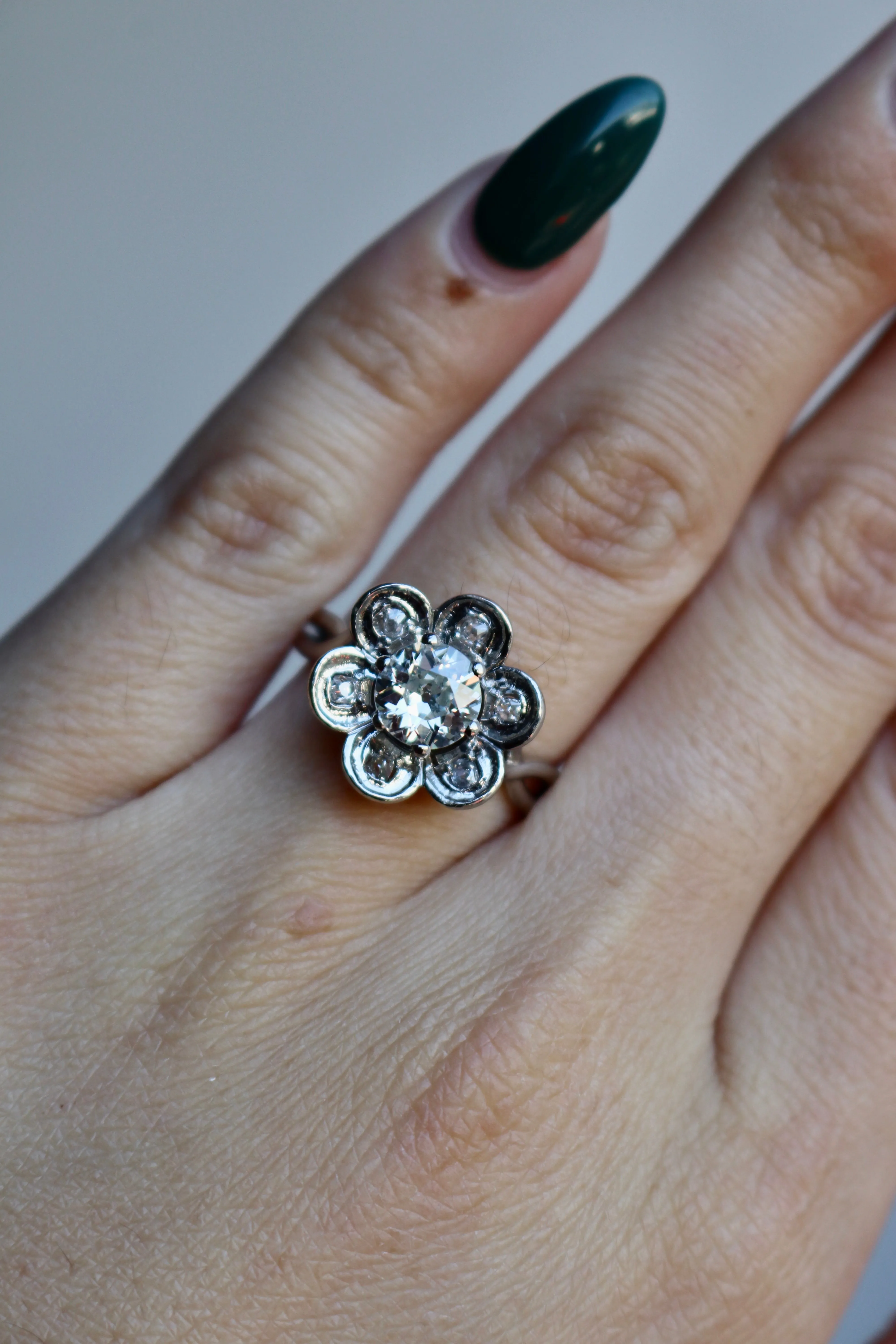 Mid Century French GIA 0.90 Carat Old European Cut Diamond Platinum Flower Ring