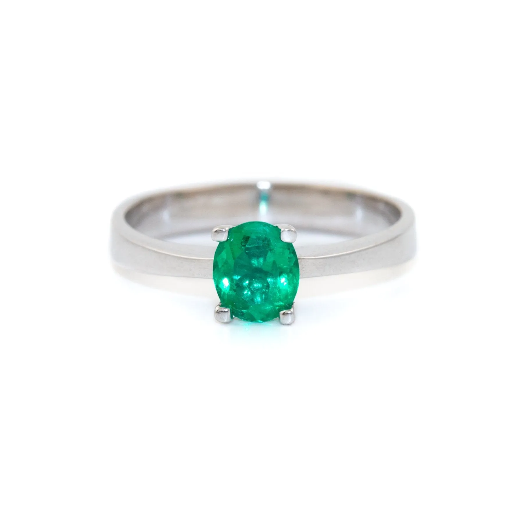 Vintage 18K Oval Cut Emerald Ring