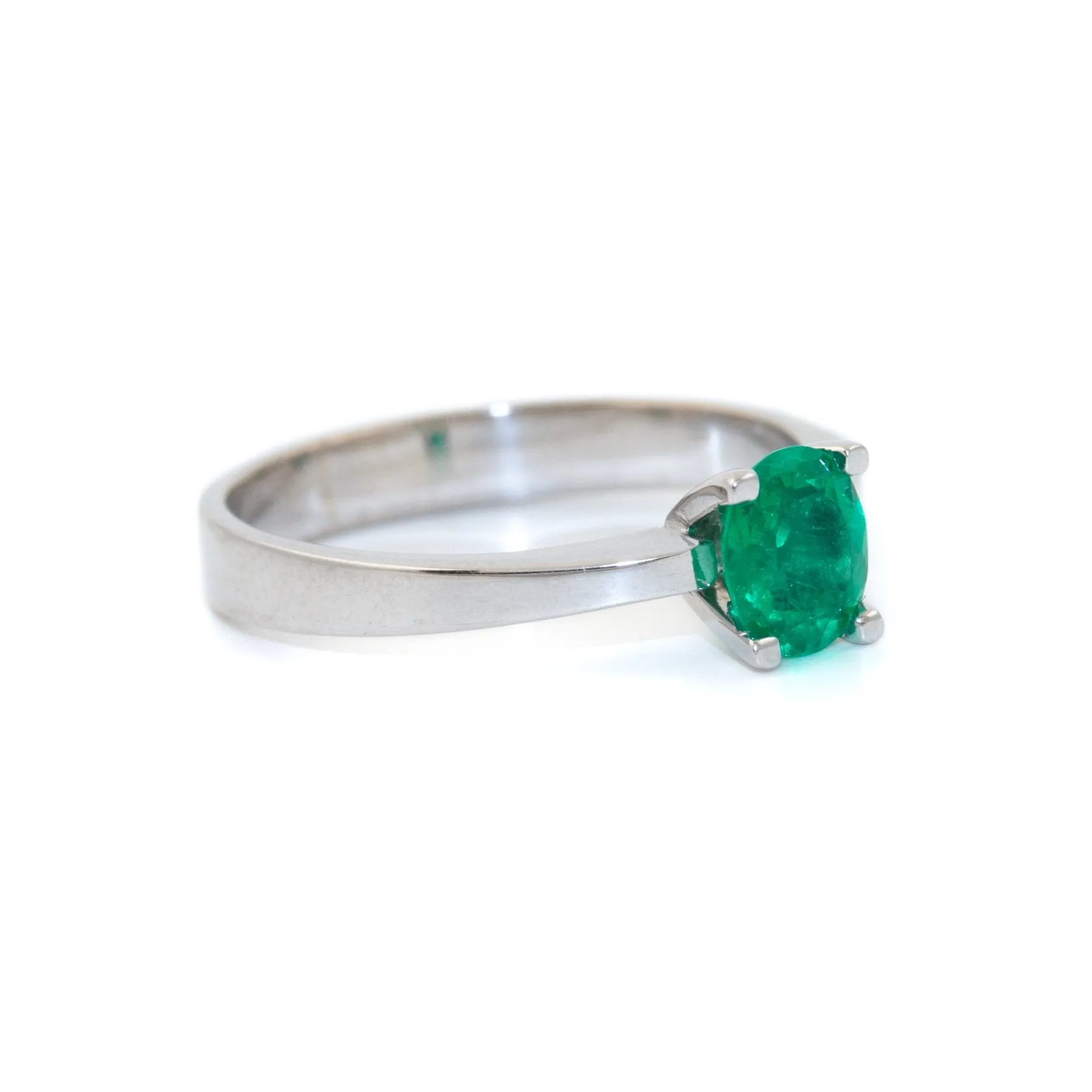 Vintage 18K Oval Cut Emerald Ring