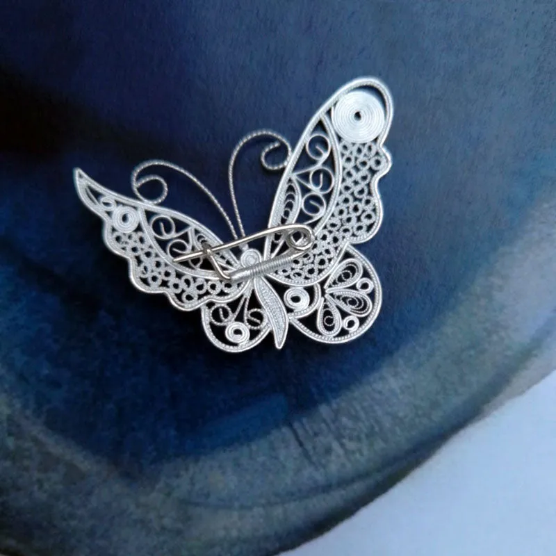 Vintage Plain Silver Filigree Butterfly Brooch Inlaid with Natural Freshwater Pearl